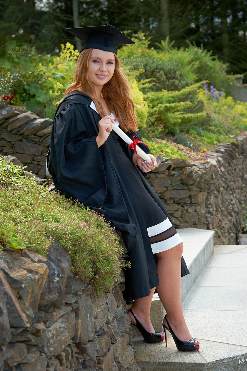 Portrait0006 
 Paige 
 Keywords: Graduation Portraits